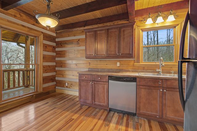 1146 Treanor Springs Rd, Kingston Springs, TN 37082