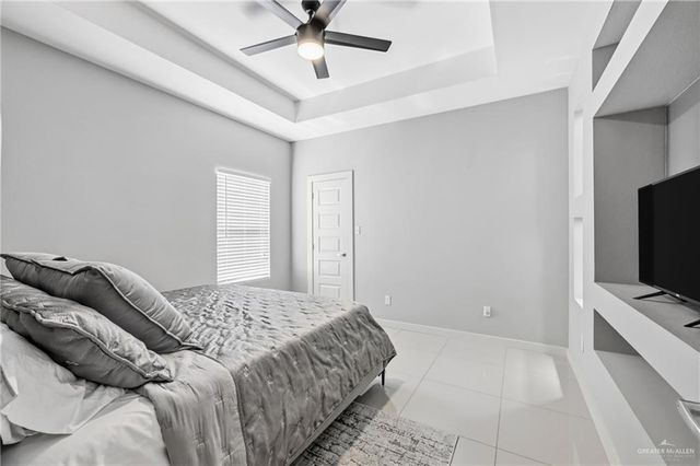 921 Casa Blanca Drive, Edinburg, TX 78539