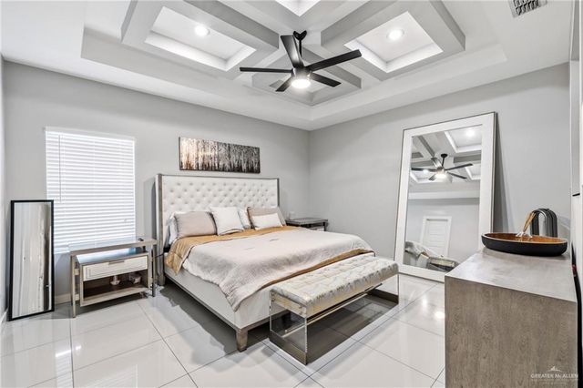 921 Casa Blanca Drive, Edinburg, TX 78539