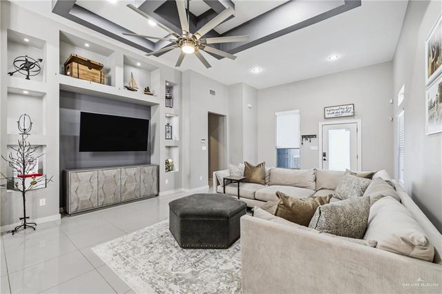 921 Casa Blanca Drive, Edinburg, TX 78539