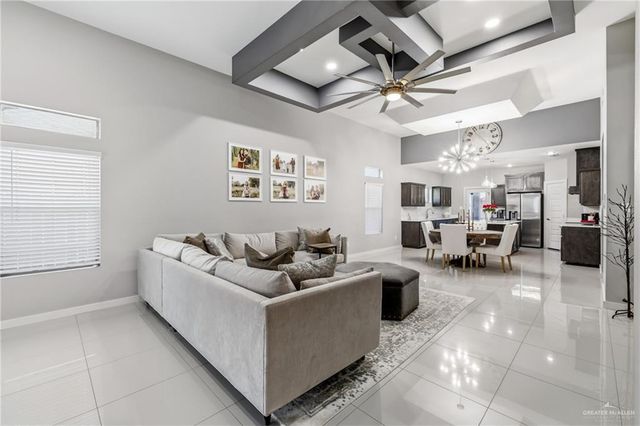 921 Casa Blanca Drive, Edinburg, TX 78539