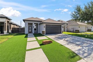 921 Casa Blanca Drive, Edinburg, TX 78539