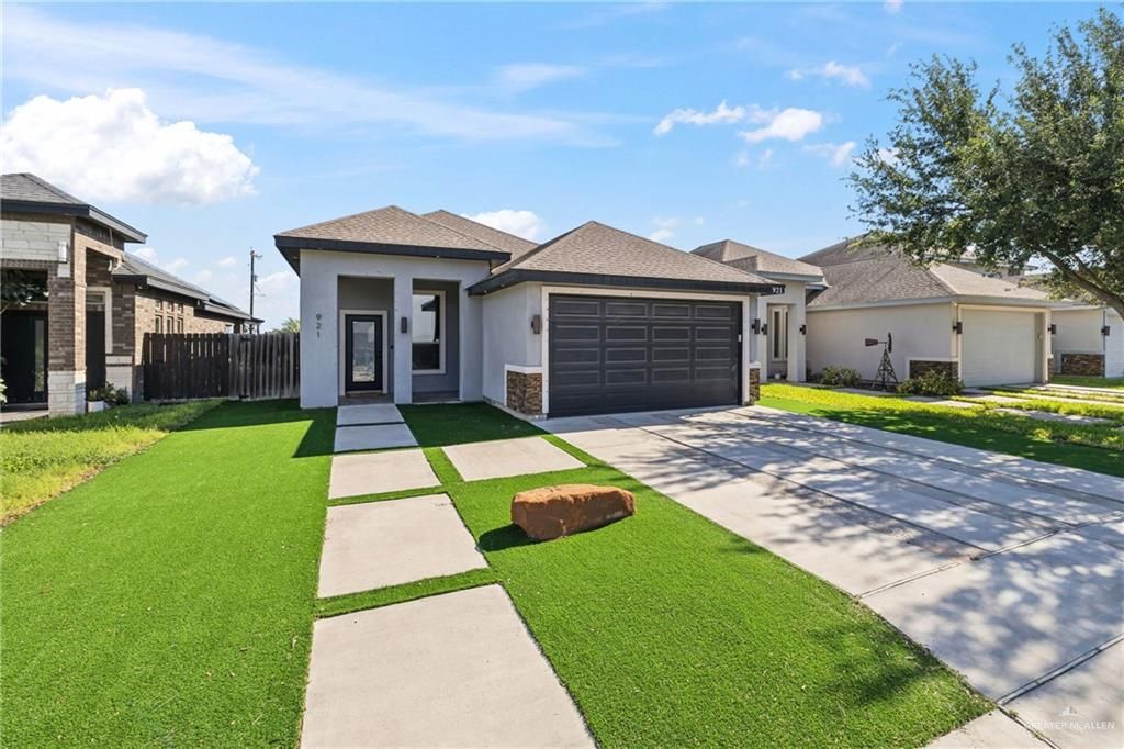 921 Casa Blanca Drive, Edinburg, TX 78539