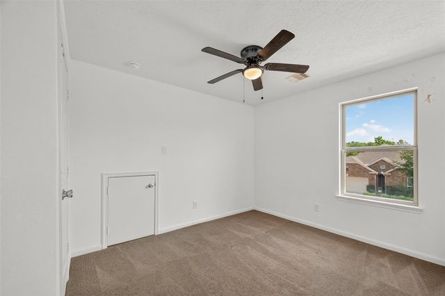 13019 Foxwood Creek Lane, Houston, TX 77044