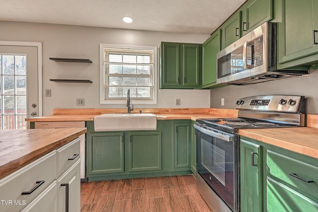 426 Neal Drive, Bluff City, TN 37618