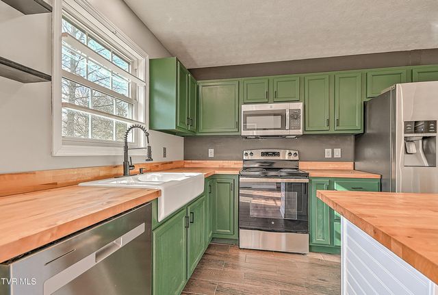 426 Neal Drive, Bluff City, TN 37618