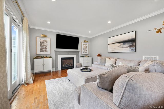 70 Connecticut Avenue, Massapequa, NY 11758