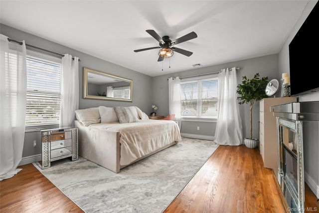 70 Connecticut Avenue, Massapequa, NY 11758
