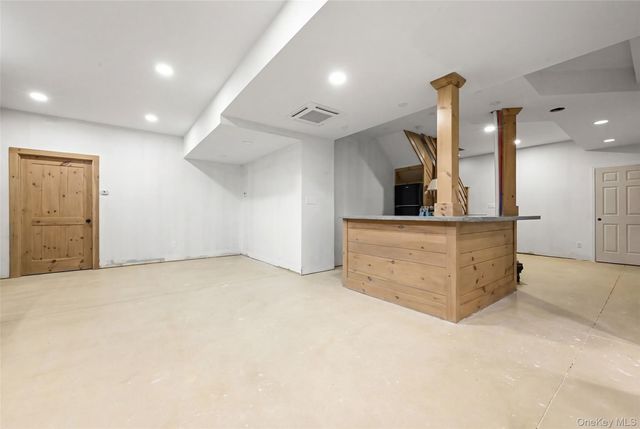 70 Connecticut Avenue, Massapequa, NY 11758