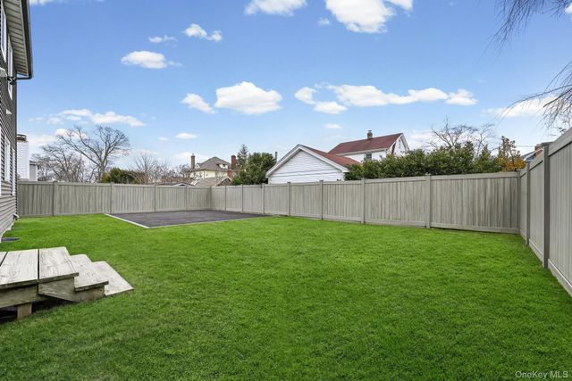 70 Connecticut Avenue, Massapequa, NY 11758