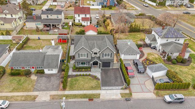 70 Connecticut Avenue, Massapequa, NY 11758