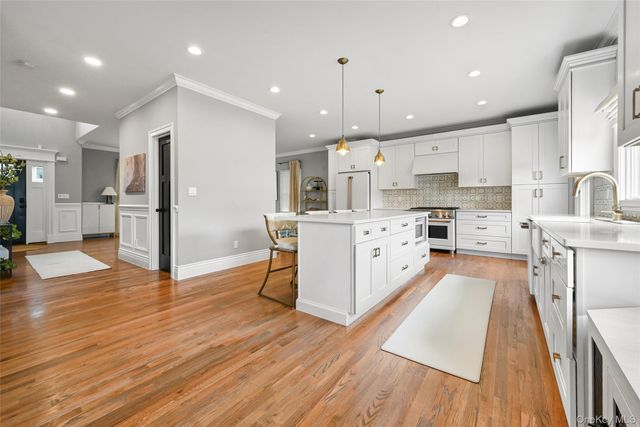 70 Connecticut Avenue, Massapequa, NY 11758