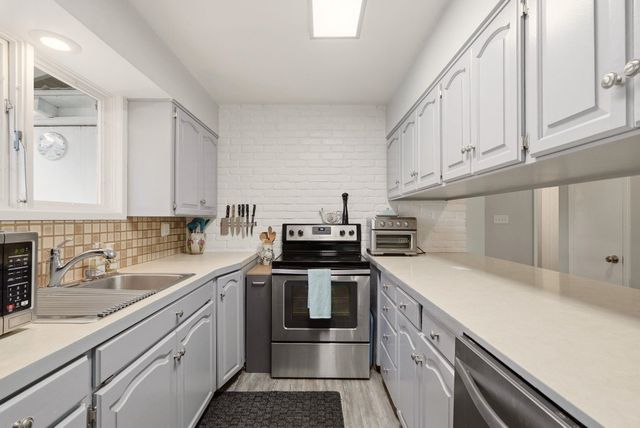 16423 E Valleyway Ave, Spokane Valley, WA 99037