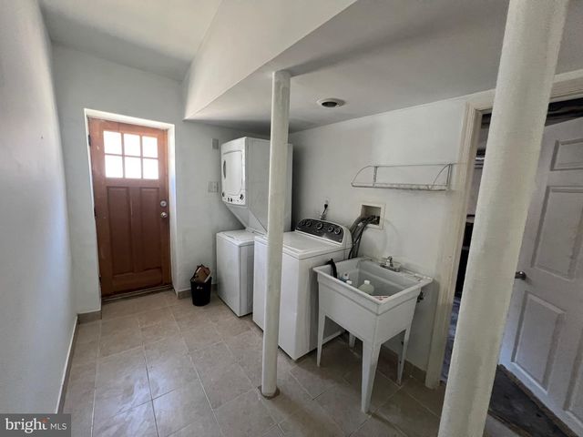 3421 BLEIGH AVE, Philadelphia, PA 19136