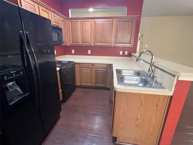 9074 River Falls Drive, Fort Worth, TX 76118