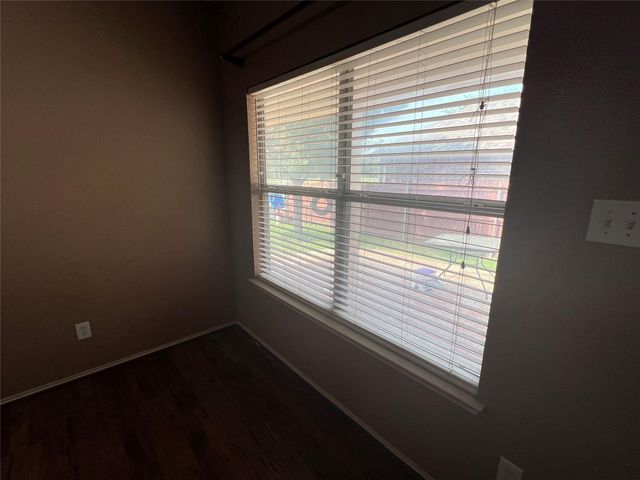 9074 River Falls Drive, Fort Worth, TX 76118