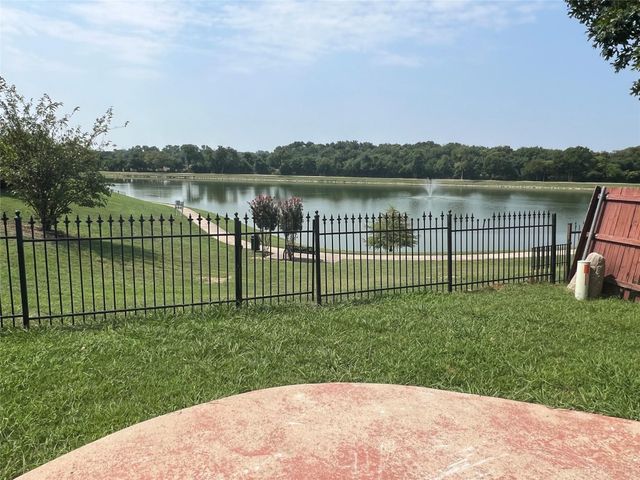 9074 River Falls Drive, Fort Worth, TX 76118