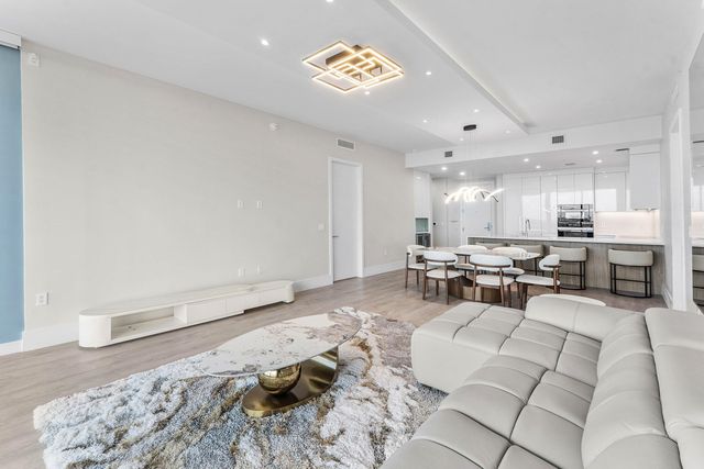 220 Lake Shore Drive 917, Lake Park, FL 33403