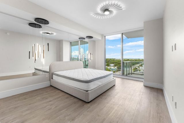 220 Lake Shore Drive 917, Lake Park, FL 33403