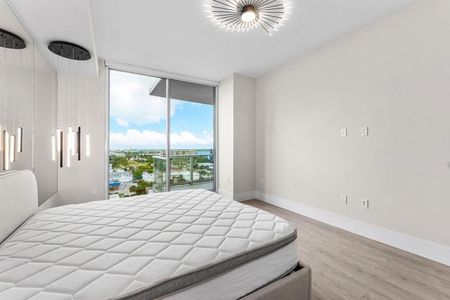 220 Lake Shore Drive 917, Lake Park, FL 33403