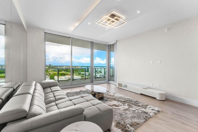 220 Lake Shore Drive 917, Lake Park, FL 33403