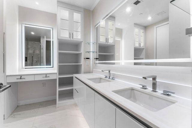 220 Lake Shore Drive 917, Lake Park, FL 33403