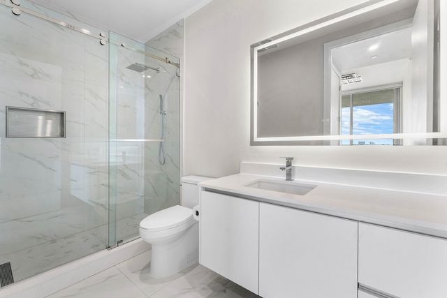 220 Lake Shore Drive 917, Lake Park, FL 33403