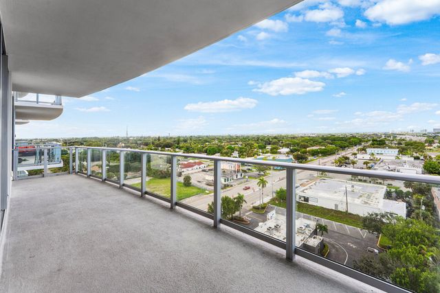 220 Lake Shore Drive 917, Lake Park, FL 33403