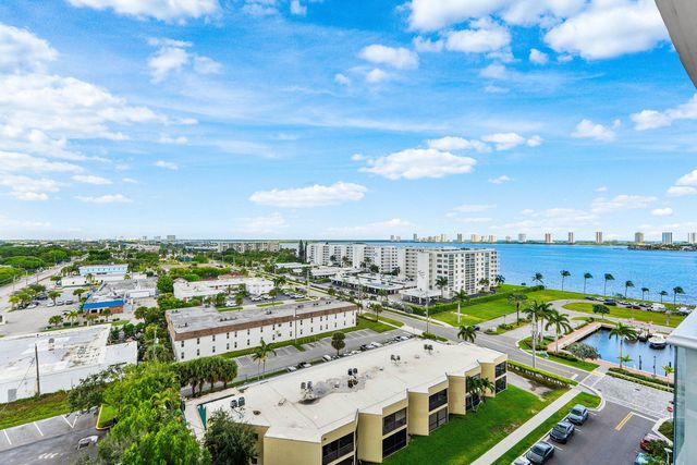 220 Lake Shore Drive 917, Lake Park, FL 33403