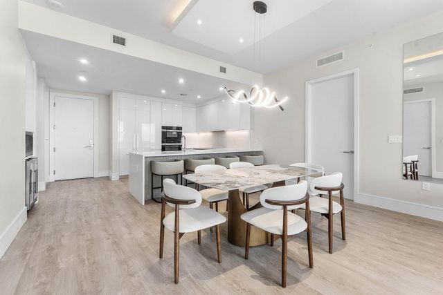 220 Lake Shore Drive 917, Lake Park, FL 33403