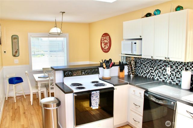 100 N 1st Street, Pacific Beach, WA 98571