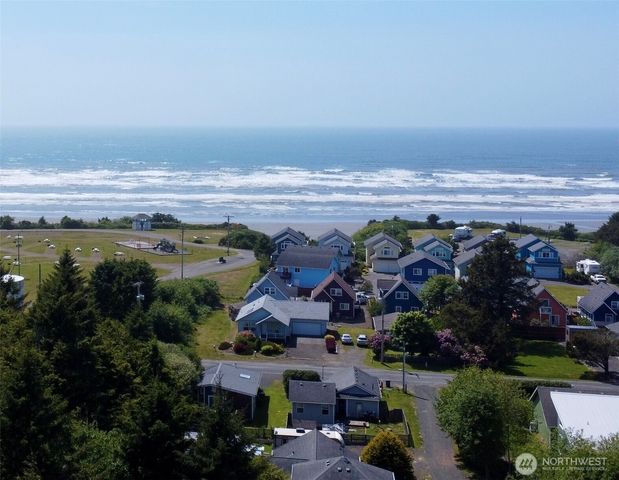 100 N 1st Street, Pacific Beach, WA 98571