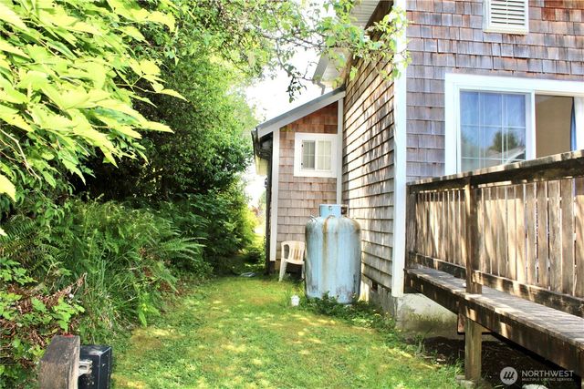100 N 1st Street, Pacific Beach, WA 98571