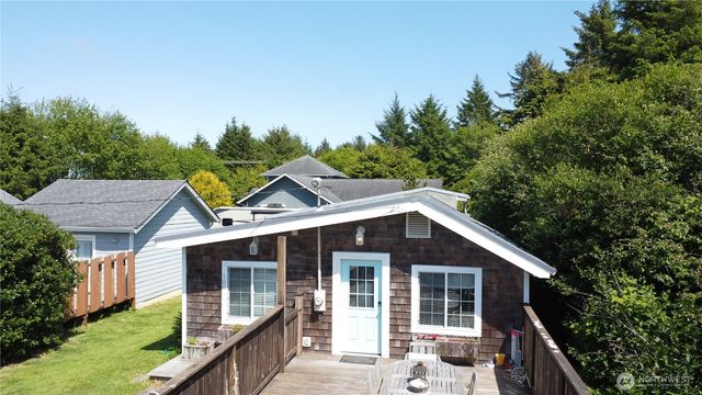 100 N 1st Street, Pacific Beach, WA 98571