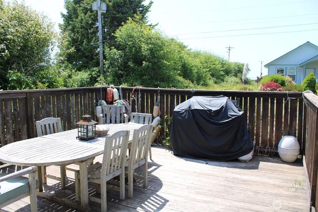100 N 1st Street, Pacific Beach, WA 98571