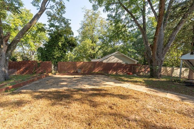 806 N 5th Street, Lanett, AL 36863