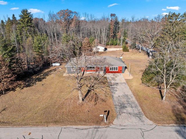 7106 GARBRECHT ROAD, Oconto Falls, WI 54154
