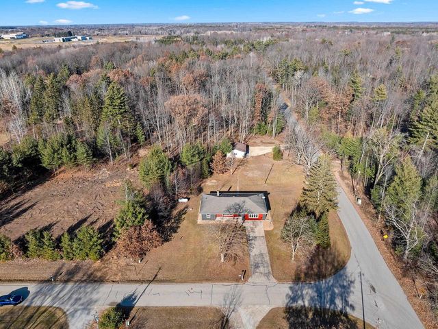 7106 GARBRECHT ROAD, Oconto Falls, WI 54154