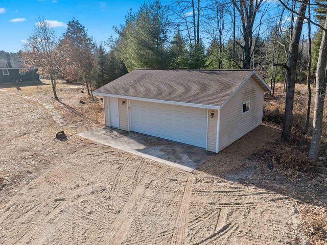 7106 GARBRECHT ROAD, Oconto Falls, WI 54154