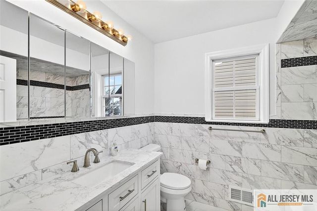 63 Scarlet Drive, Sayreville, NJ 08859