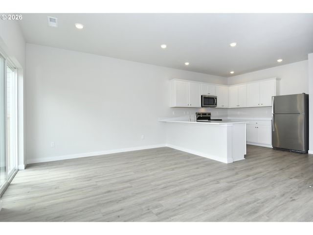 1411 Ne CLARK Ave, Battle Ground, WA 98604