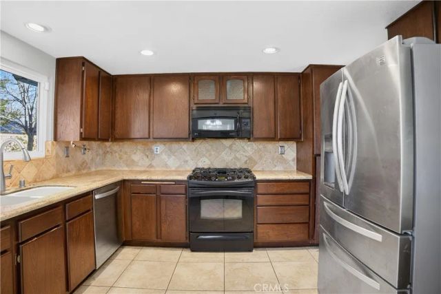 43034 Weyand Court, Lancaster, CA 93534