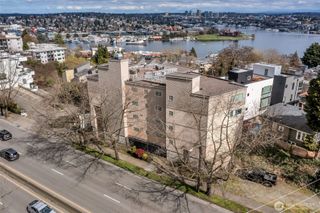 559 McGraw Street #201, Seattle, WA 98109
