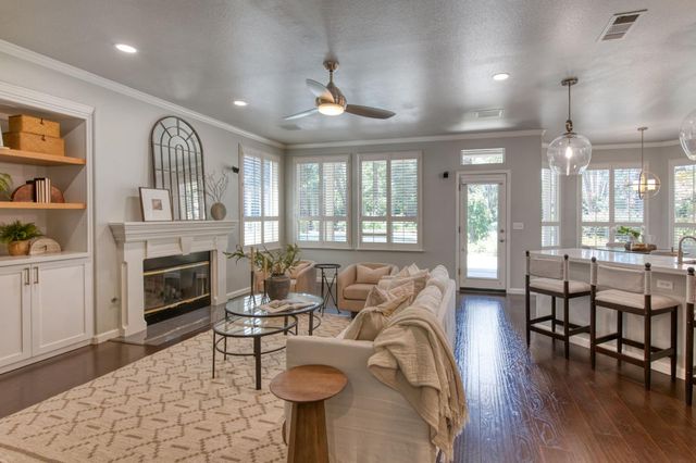 10340 N Sinclair, Fresno, CA 93720