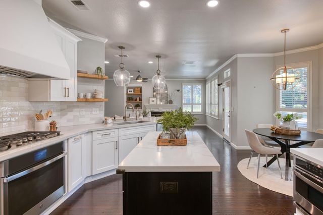 10340 N Sinclair, Fresno, CA 93720