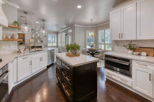 10340 N Sinclair, Fresno, CA 93720