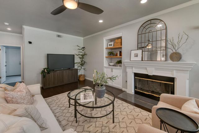 10340 N Sinclair, Fresno, CA 93720