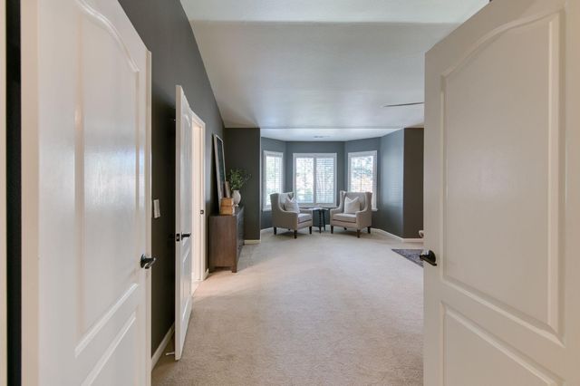 10340 N Sinclair, Fresno, CA 93720