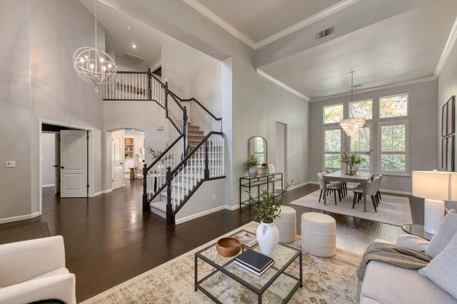 10340 N Sinclair, Fresno, CA 93720