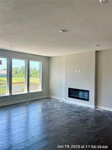 500 SW Amara Drive, Blue Springs, MO 64064